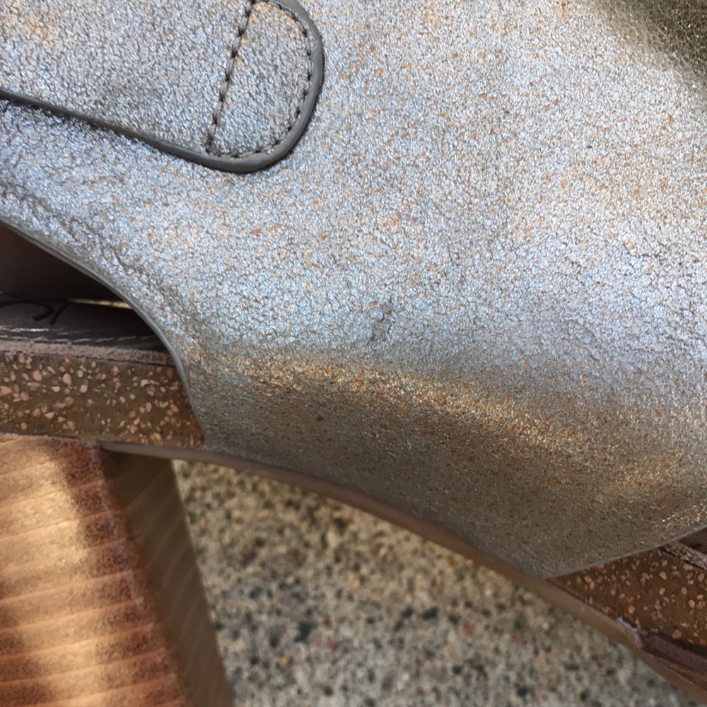 🌸Sofft Cambria Gold Metallic heels 🌸 - Picture 8 of 13